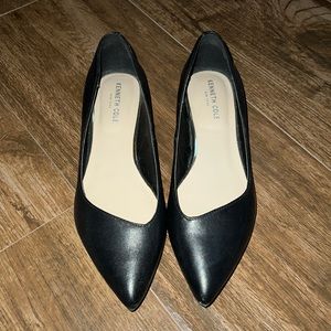 Black Pointed Flats Kenneth Cole